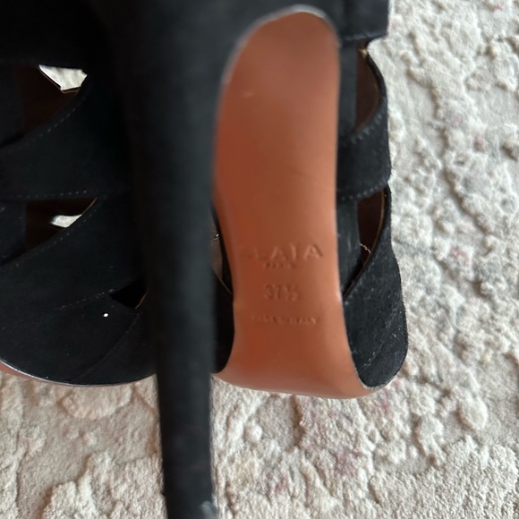 Alaia iconic boots suede cut out black - Picture 4 of 7